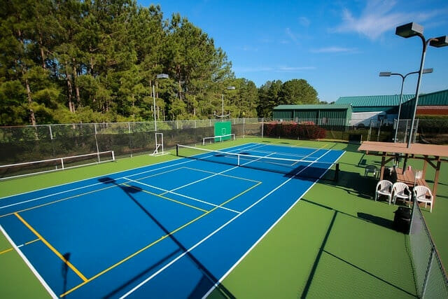 can you play pickleball on a tennis court